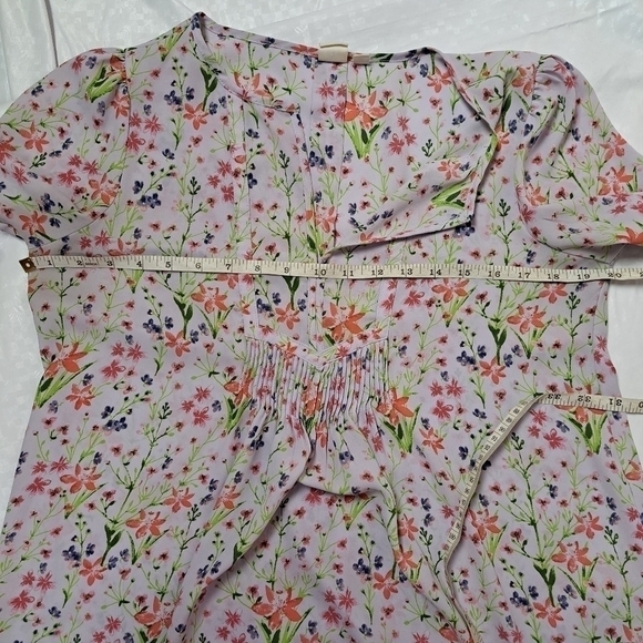 GAP Lavender Floral Pintuck Blouse with Split Neck - Picture 8 of 9
